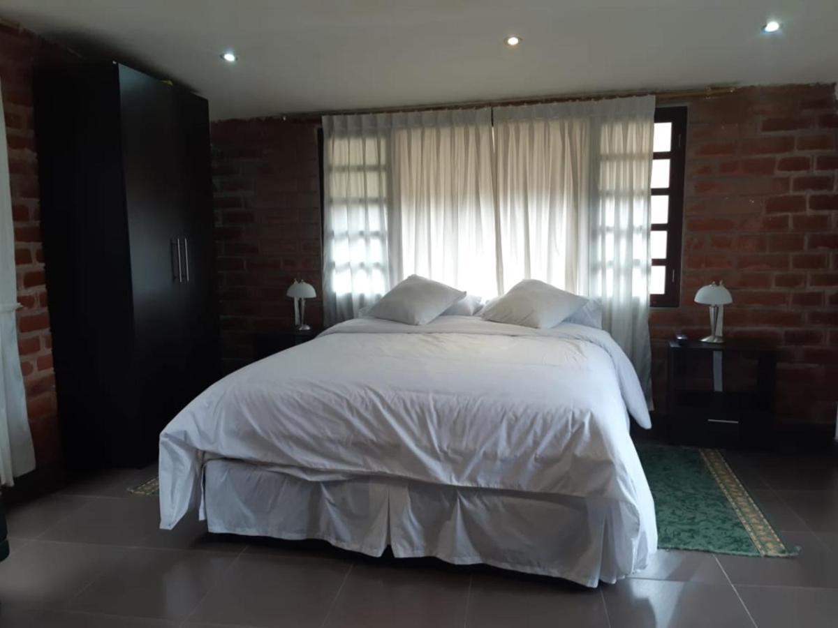 El Pedron Hotel 巴尼奥斯 外观 照片