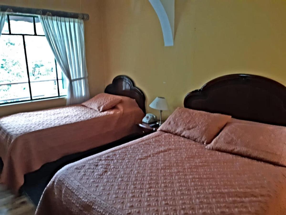 El Pedron Hotel 巴尼奥斯 外观 照片
