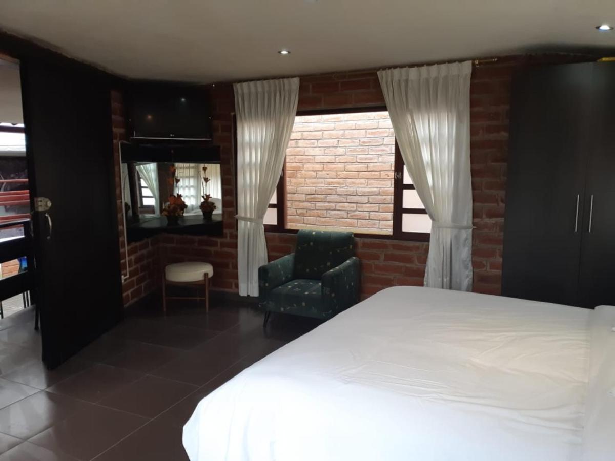 El Pedron Hotel 巴尼奥斯 外观 照片
